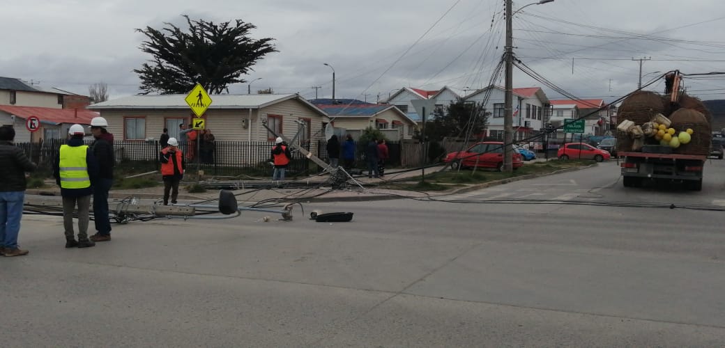 Punta Arenas: Camionero dejó a 1.100 casas sin luz y fue detenido