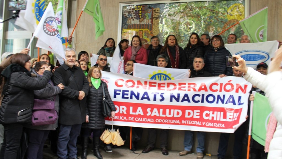 Funcionarios del sector público piden al Gobierno un reajuste de 7 por ciento