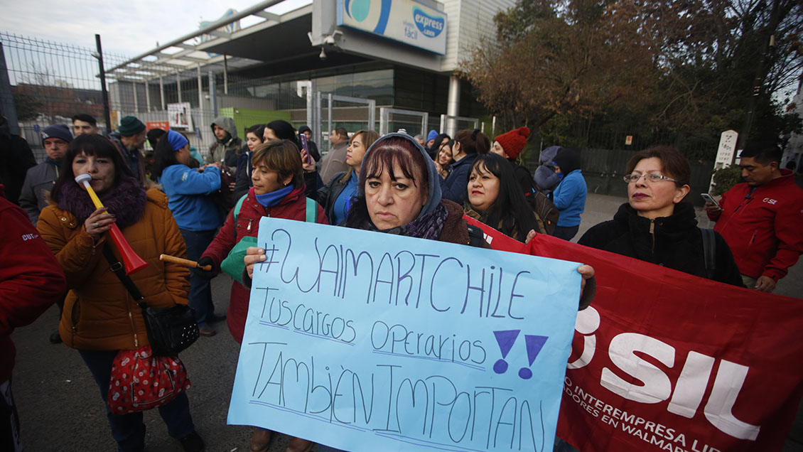 Sindicato de trabajadores acusó a Walmart de despidos masivos