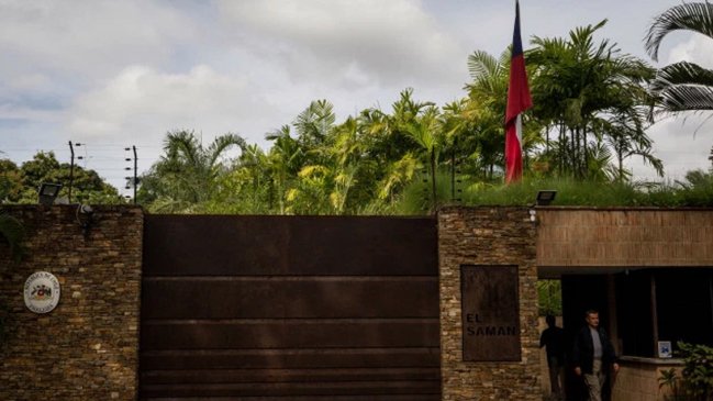 Equipos tecnológicos y autos blindados: Gobierno reforzará seguridad en ocho embajadas