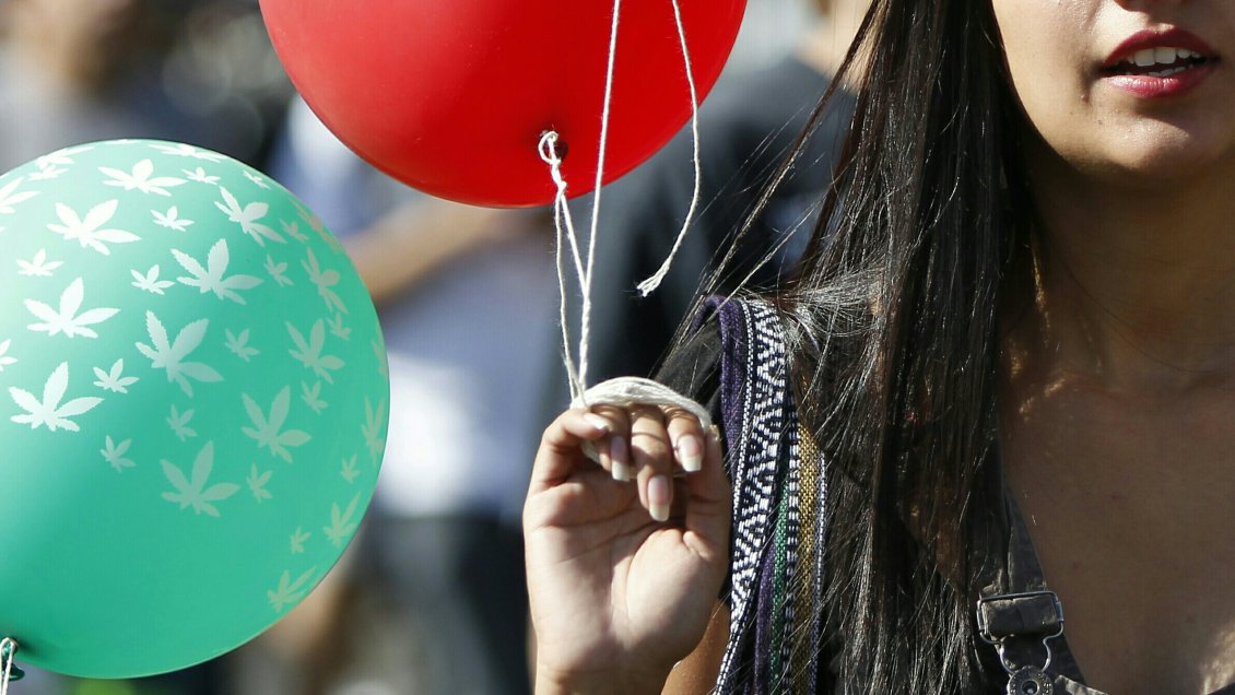 Mujer ingresó globo con drogas y accesorios de celular a la Cárcel de Chillán