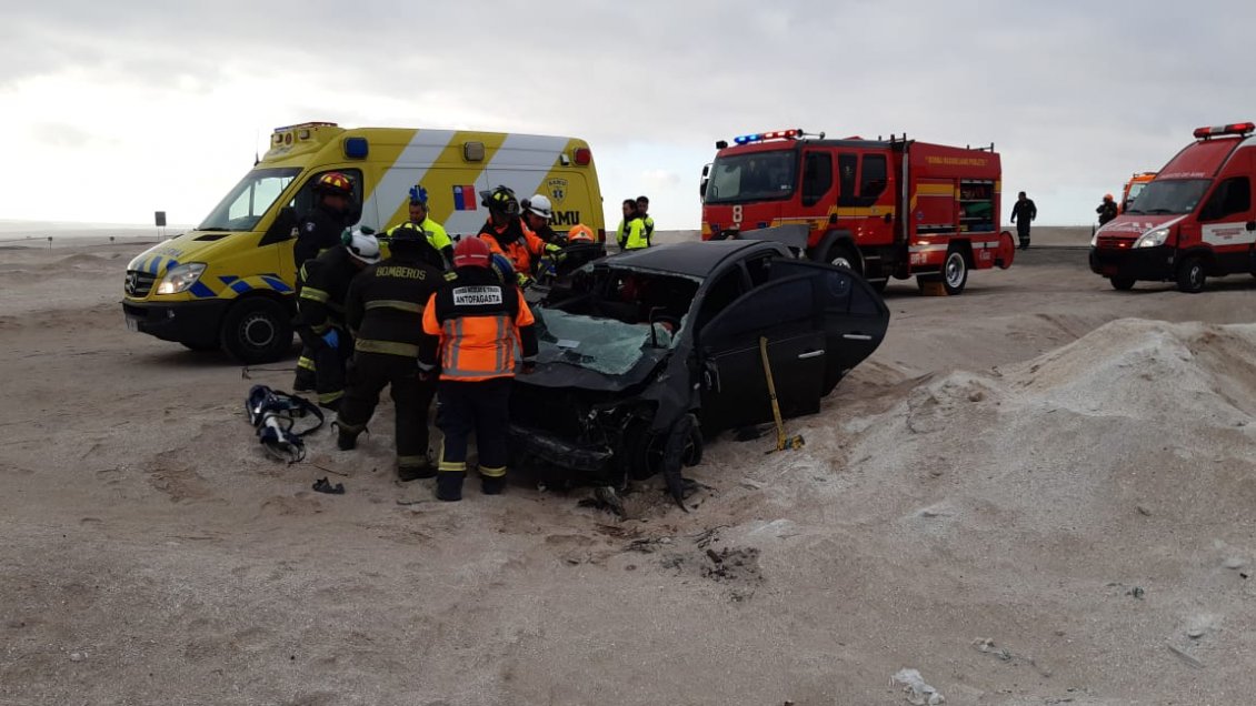 Mujer falleció en volcamiento al norte de Antofagasta