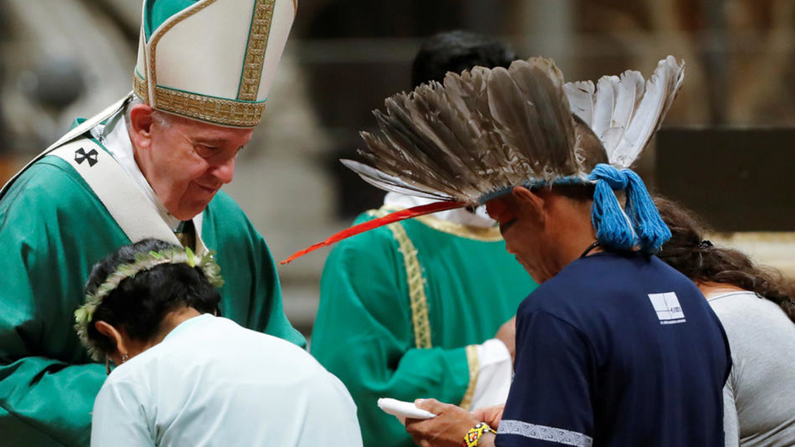El papa reprendió a miembros de la Iglesia por burlarse de indígenas en pleno Sínodo de la Amazonía