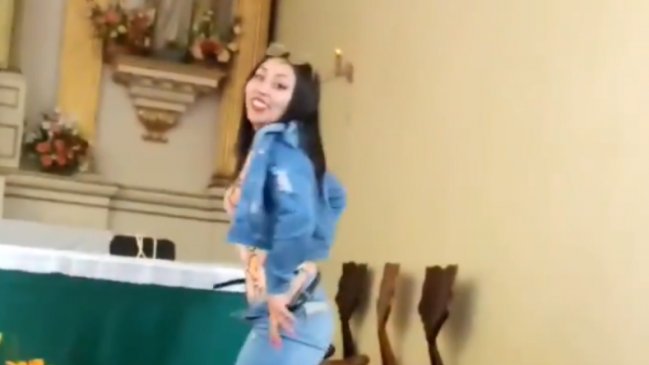 Indignación en Caldera por video de tuitera mostrando su cuerpo en iglesia