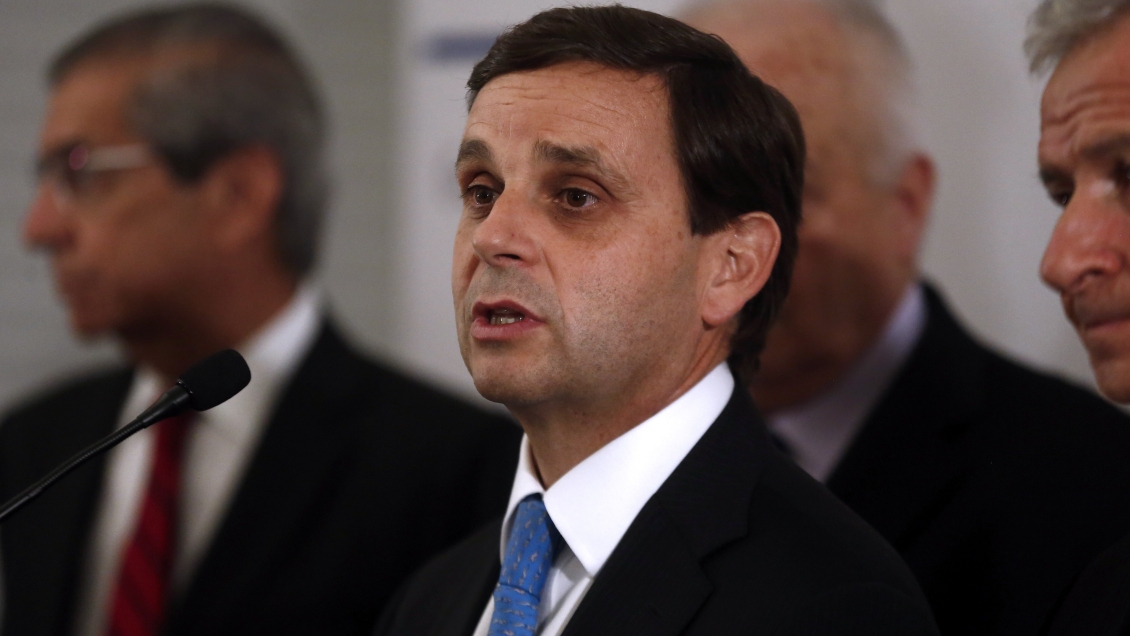 Swett precisó que sus dichos sobre retiro de fondos se refieren sólo a casos de enfermedades terminales