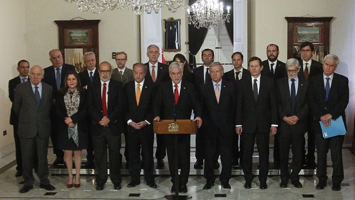 Piñera convocó a tres ex ministros de oposición a mesa técnica por reducción de jornada laboral