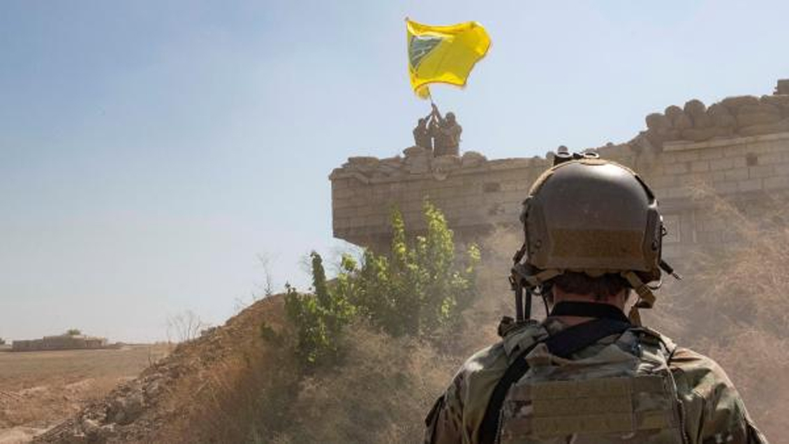 Kurdos abrieron la puerta a pactar con Damasco para hacer frente a Turquía, que inició bombardeo