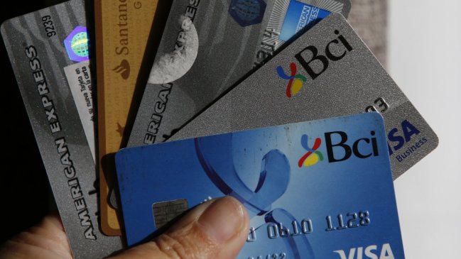 Sernac presentó demanda colectiva contra Correos por filtración de datos de tarjetas de crédito