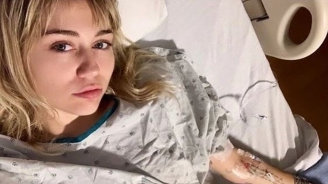 Miley Cyrus fue hospitalizada y recibió todo el cariño de su pololo