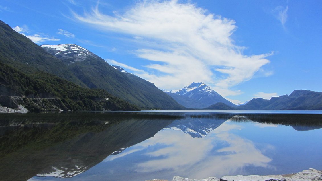 Bellezas de Villa O'Higgins se robaron las miradas en Feria de Turismo en Buenos Aires