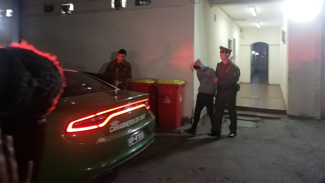 Tres detenidos, incluidos dos menores, tras asalto a conductor en Peñalolén
