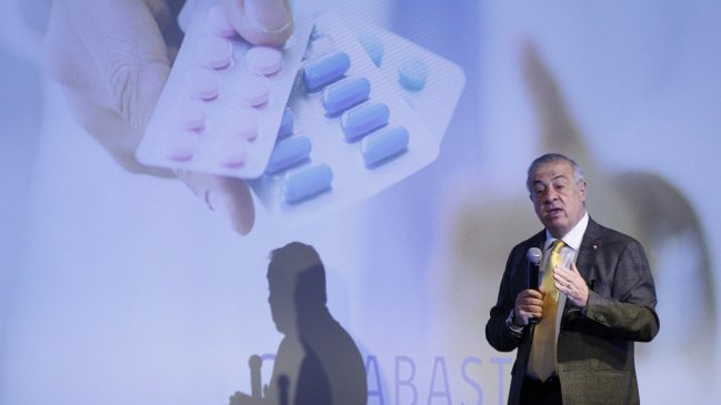 Minsal: Importación de medicamentos rompe el monopolio de los laboratorios