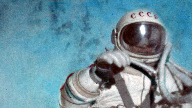 Murió el primer hombre en caminar por el espacio