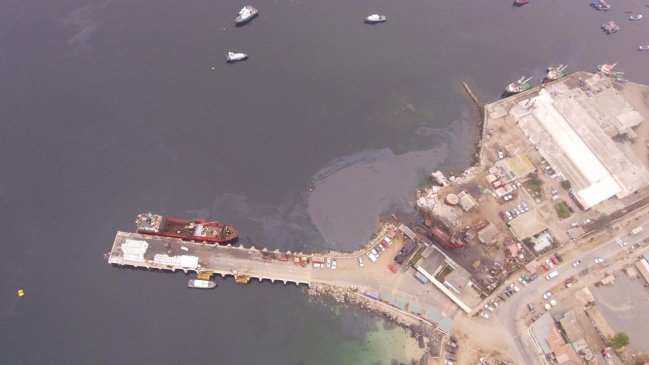 Orden judicial y falla mecánica impiden zarpe de embarcación para buscar tesoro en Juan Fernández