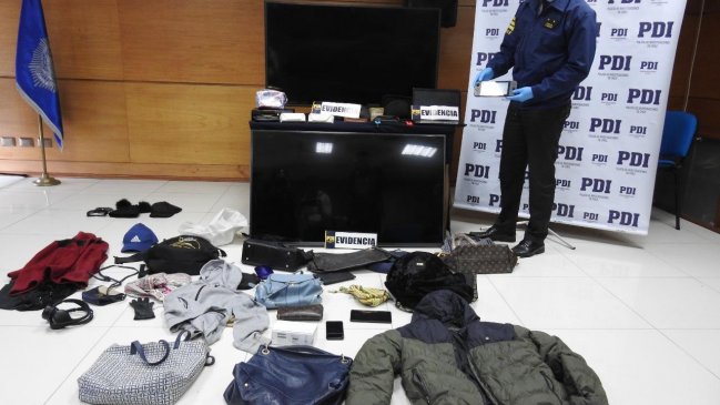 Detienen a sujetos acusados de robar y maniatar a dueños de casa en Santo Domingo