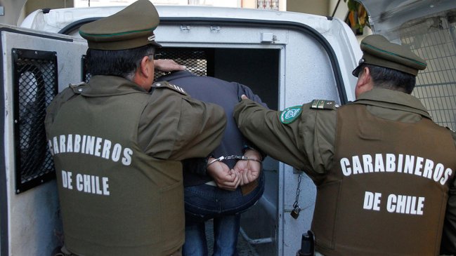 Tres detenidos en asalto a Mall Plaza Oeste: Hubo persecución policial y choque múltiple
