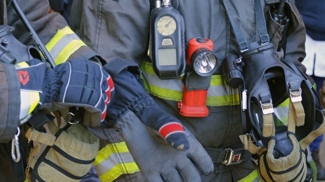 Puerto Montt: Rescatan con vida a menor que cayó a pozo en la carretera Austral