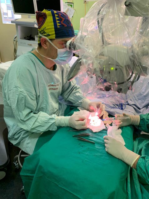 Iquique: Reimplantan dedo pulgar a niño de 12 años que sufrió accidente en el colegio