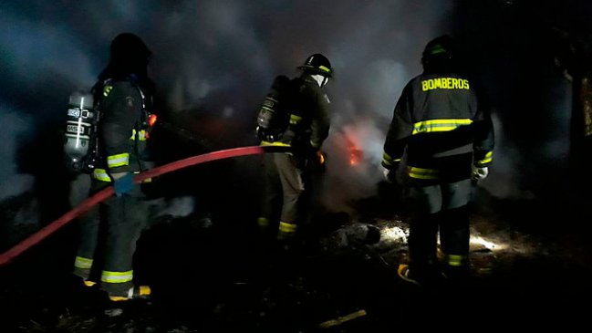Desconocidos quemaron una casa y un galpón en sector rural de Collipulli