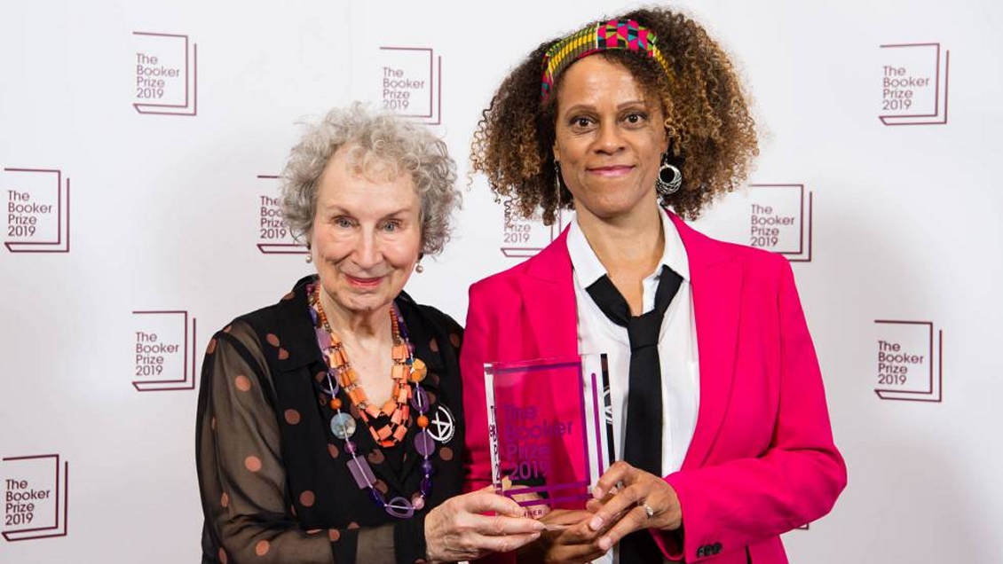 Jurado del Booker se rebela para nombrar ganadoras a Atwood y Evaristo