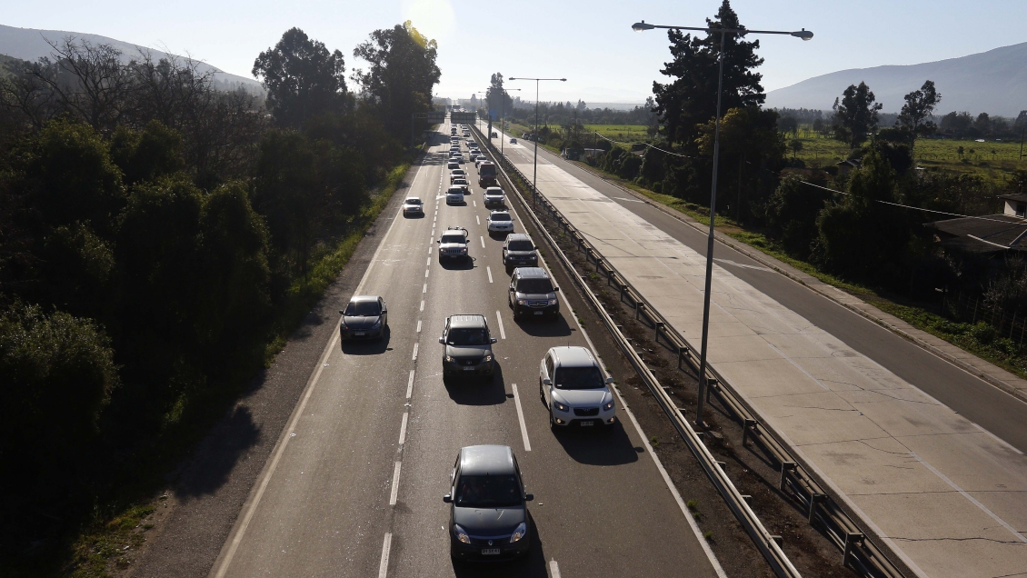 Operador de autopistas advierte menor tránsito en carreteras por vuelos low cost