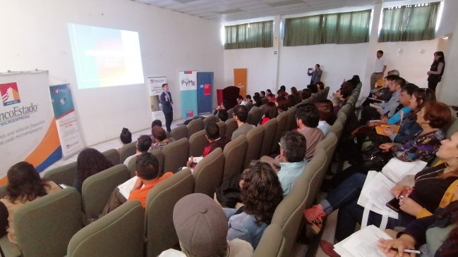 Vallenar: Más de 80 emprendedores participaron del taller 