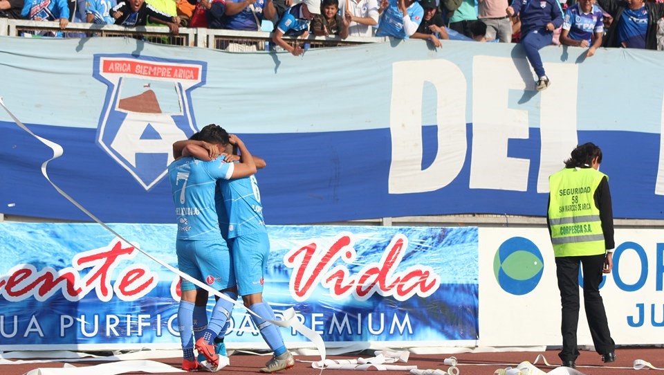 El aplaudido mensaje que publicó San Marcos de Arica en apoyo a manifestaciones por alza del metro