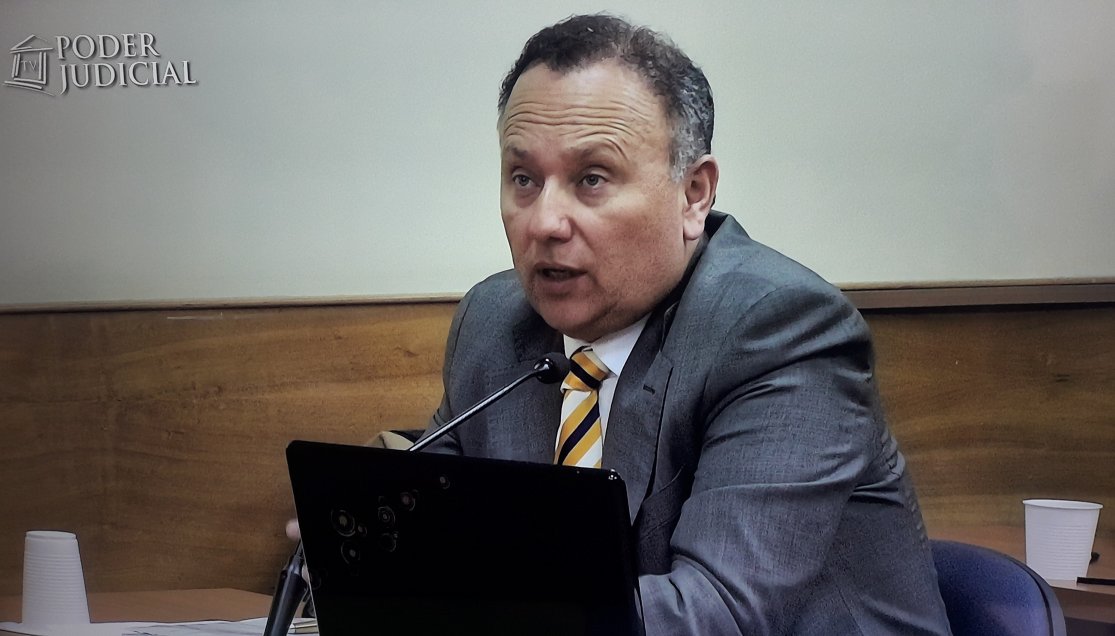 Recurso contra Abbott por parte de persecutor que no recibió ascenso fue declarado inadmisible