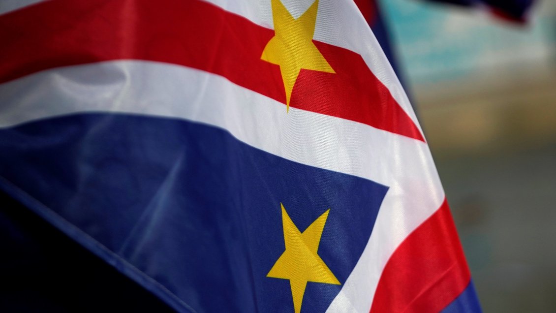 Parlamento británico realiza sesión extraordinaria para votar el 