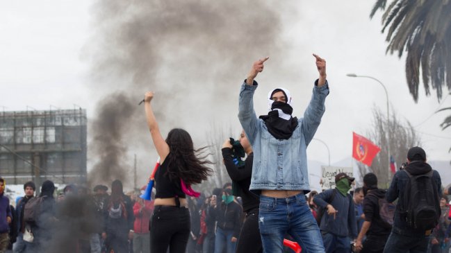 Barricadas, destrozos y saqueos: caos en La Serena y Coquimbo