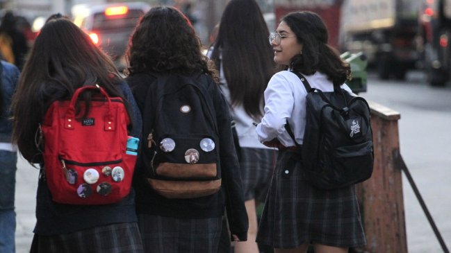 Anuncian la suspensión de clases en comunas de la Región Metropolitana