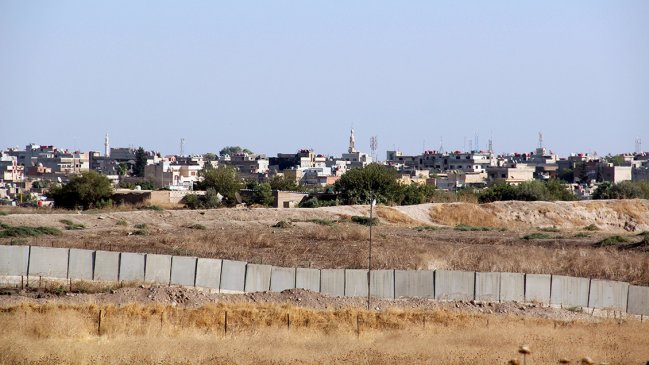 Turquía insiste en que atacará el martes si los kurdos no se retiran del norte de Siria