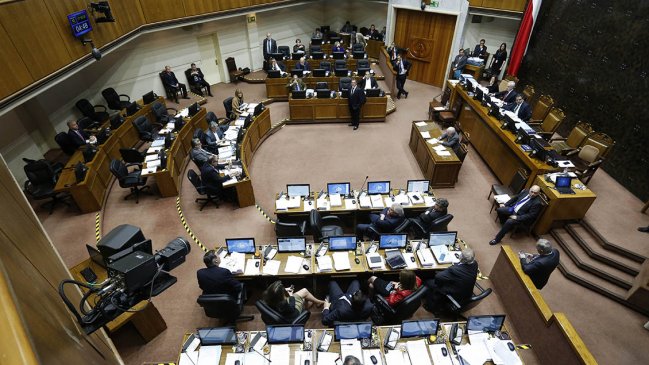 Congreso aprobó suspender el alza de la tarifa del Metro