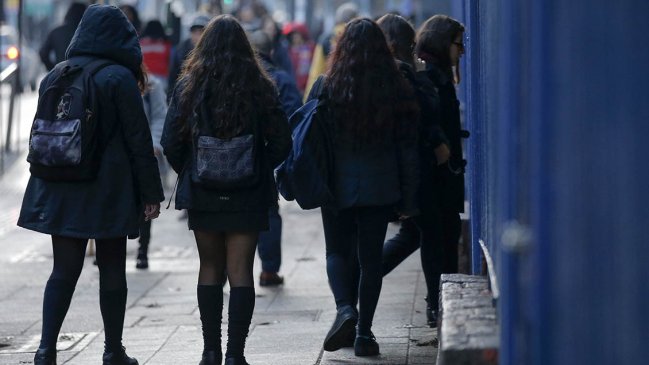 Las 49 comunas que no tendrán clases este martes en la Región Metropolitana