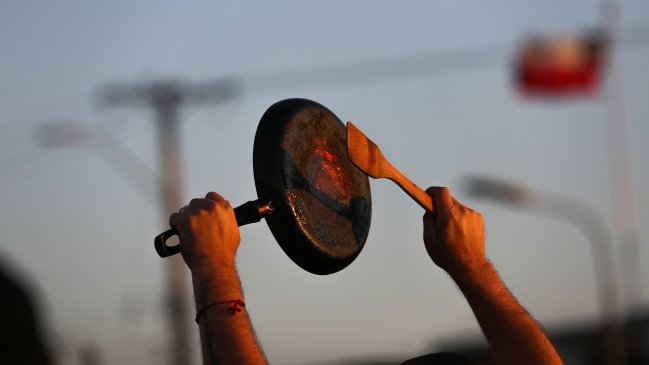 Estallido social se extiende a regiones con protestas y saqueos