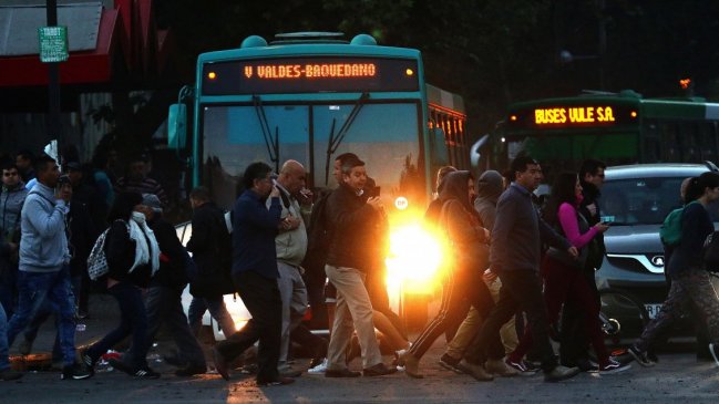 Plan de contingencia para el transporte en Santiago se inició a las 05:30 horas