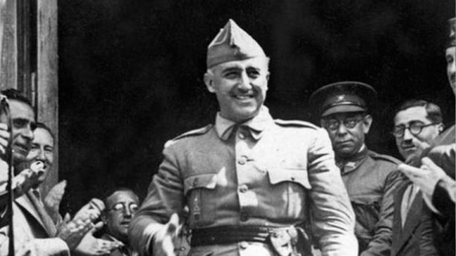 España vive este jueves un momento histórico con la exhumación de Franco