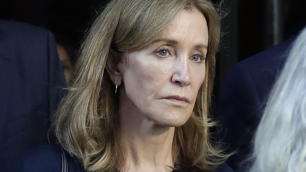 Felicity Huffman salió de la cárcel luego de cumplir 11 días condena de 14