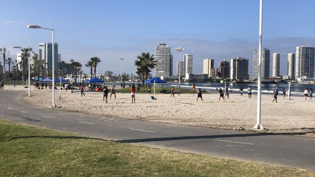 Cavancha amanece en completa calma después de multitudinaria marcha