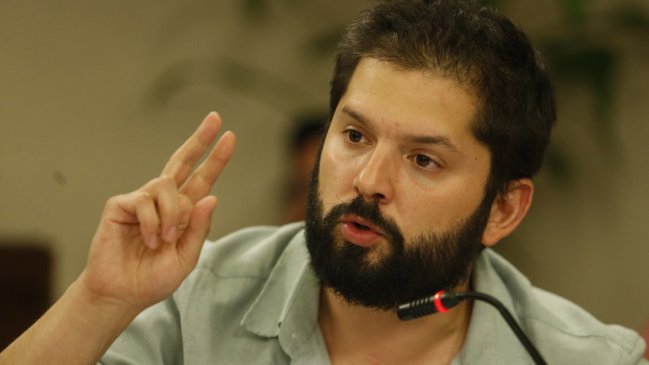 Boric anunció acusación constitucional contra Chadwick pese a posible cambio de gabinete