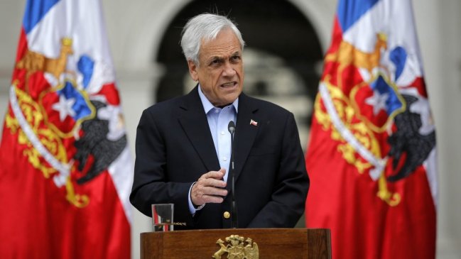 Piñera pidió la renuncia de todos sus ministros