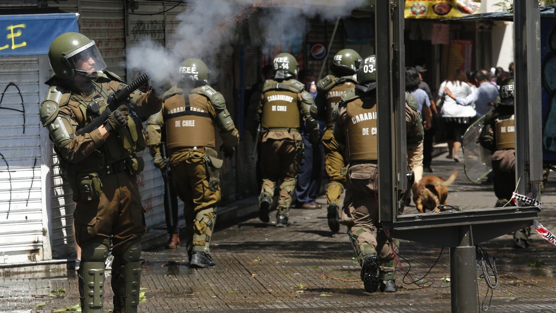 Amnistía Internacional: No pensábamos que un contexto así se iba a dar en Chile