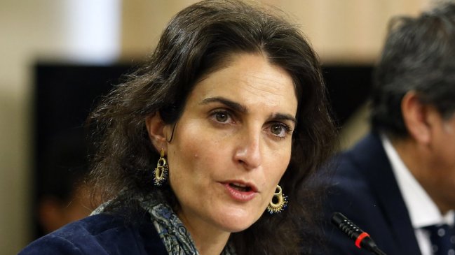 Efecto crisis: Ministra del Trabajo se abre a dialogar proyecto de 40 Horas