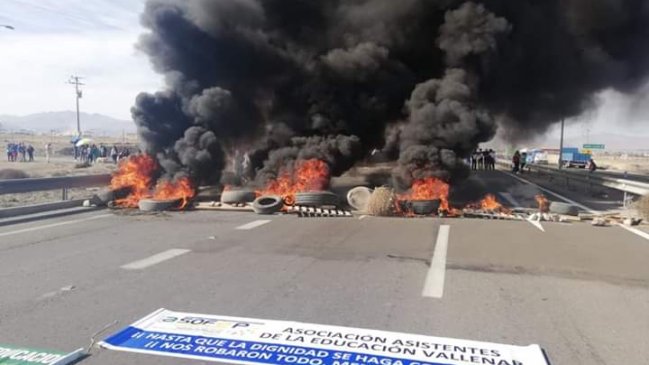 Accesos viales de Atacama presentan cortes por barricadas