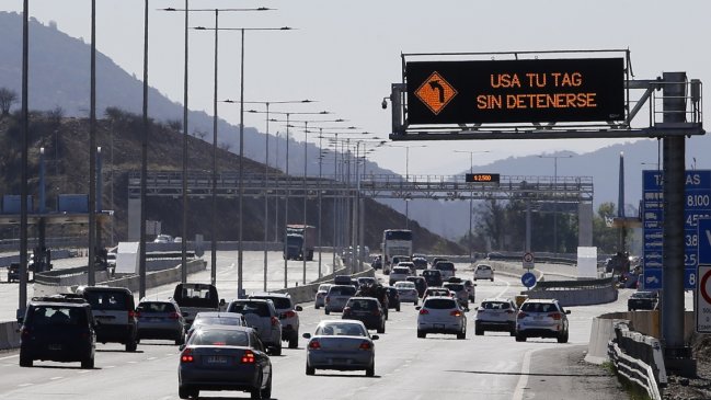 MOP anunció acuerdo con autopistas urbanas que acota alza del TAG