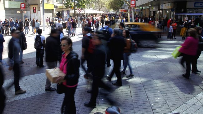 El 57% de los chilenos se declara de clase media