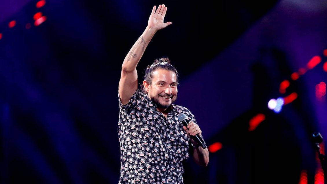 Felipe Avello pidió ayuda a Donald Trump para solucionar la crisis en Chile con irónico video