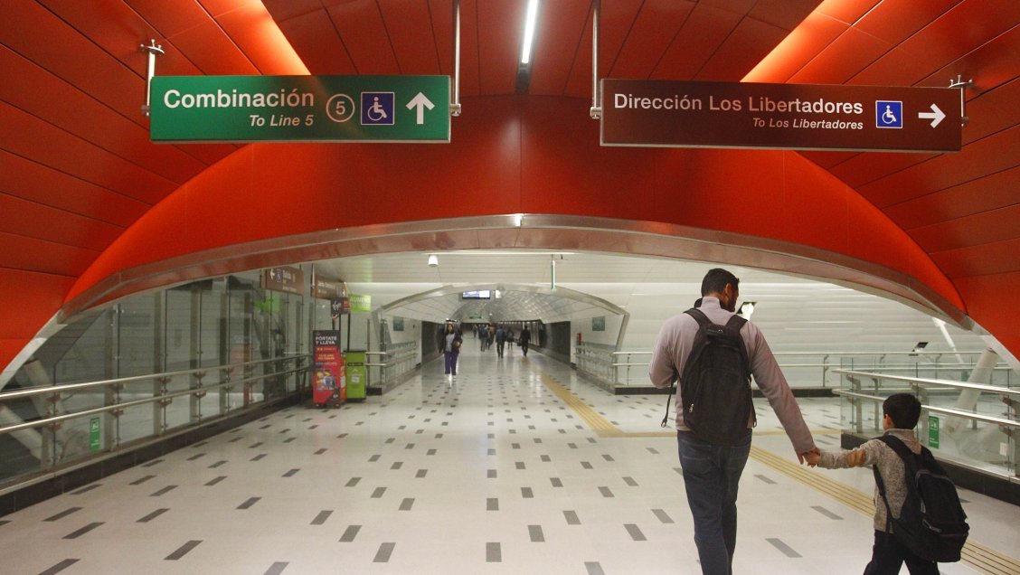 Revisa el funcionamiento del Metro de Santiago para este martes