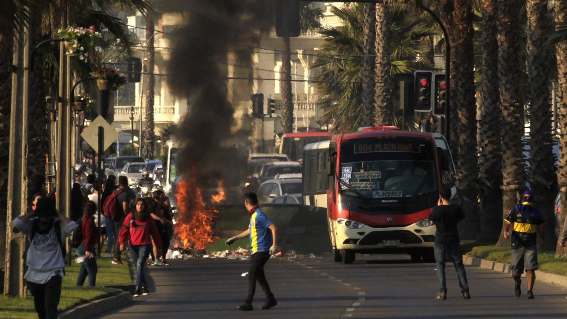 Viña del Mar: Marcha terminó con saqueos y violentos incidentes
