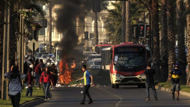 Viña del Mar: Marcha terminó con saqueos y violentos incidentes